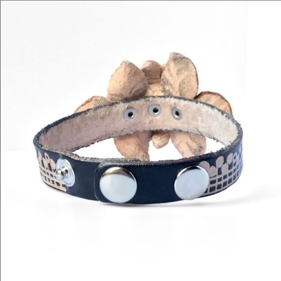 GENUINE Leather Handmade Handcrafted Flower Bracelet - Picture 3 of 4